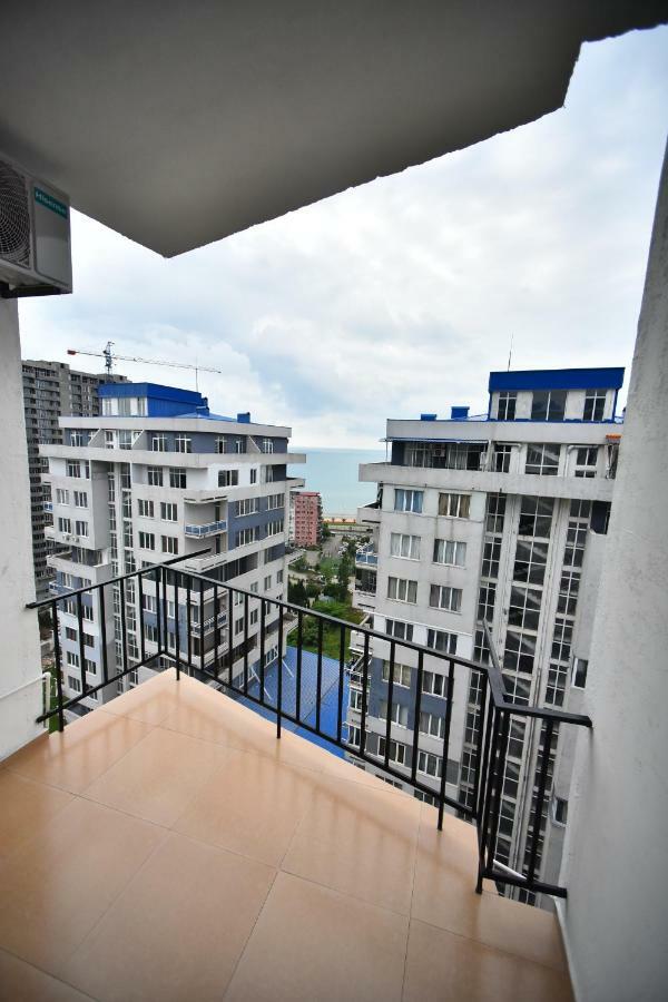Orange Home Hotel Batumi Exterior foto
