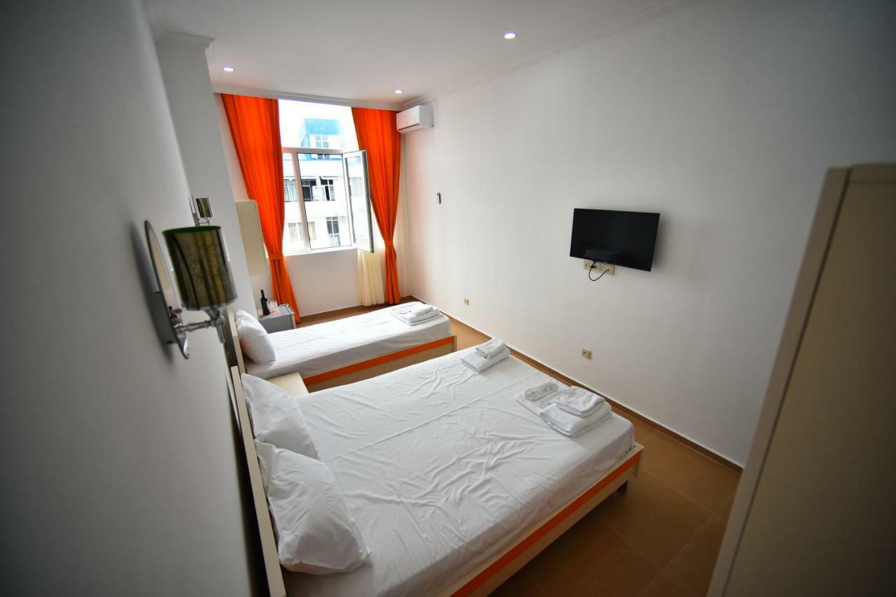 Orange Home Hotel Batumi Exterior foto