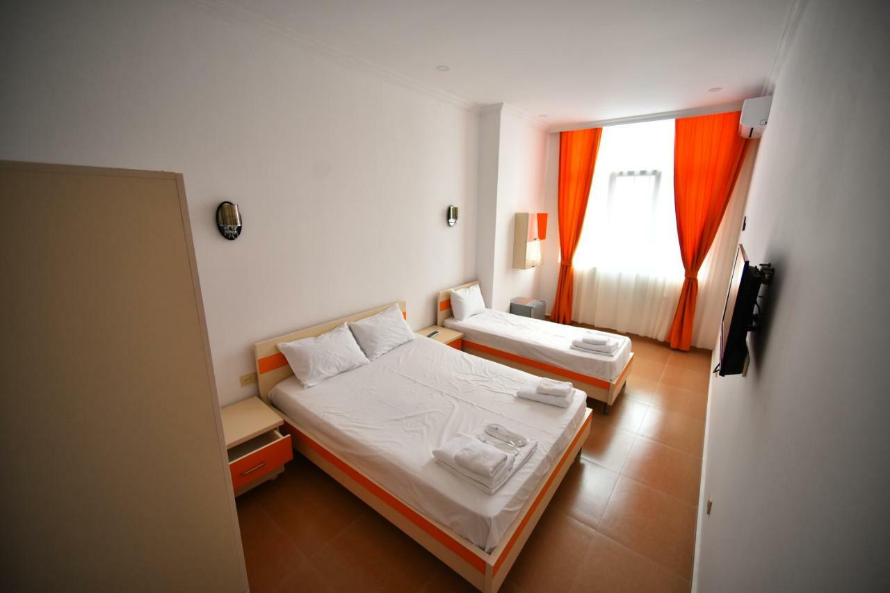 Orange Home Hotel Batumi Exterior foto