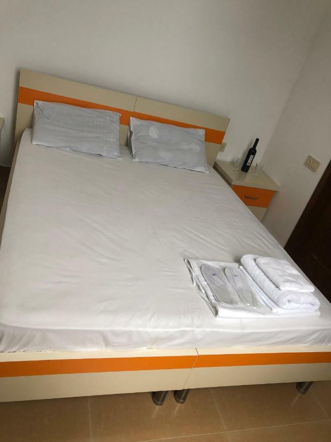 Orange Home Hotel Batumi Exterior foto